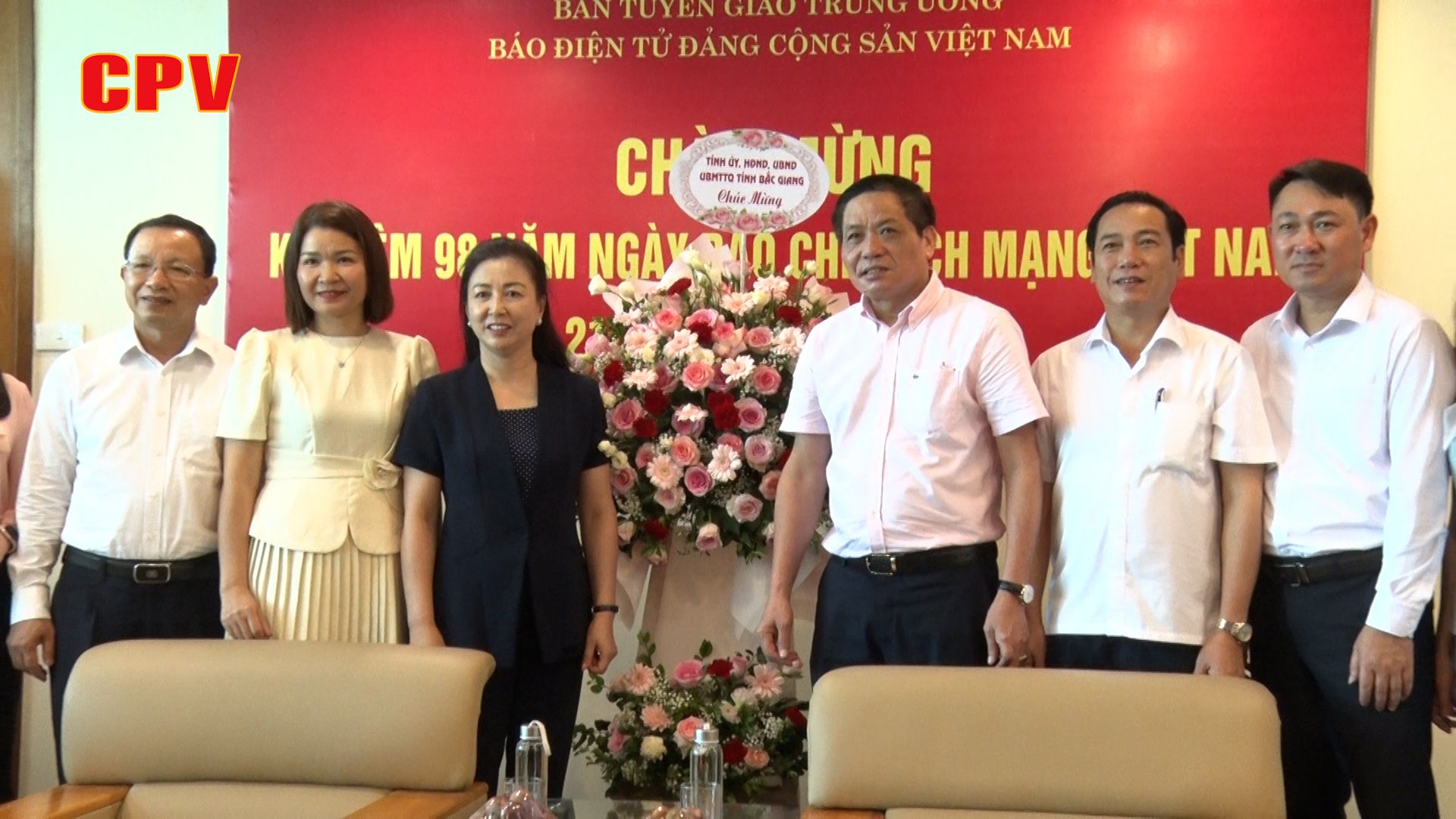 Lãnh đạo các địa phương, đơn vị thăm và chúc mừng Báo điện tử Đảng Cộng sản Việt Nam nhân dịp 21/6