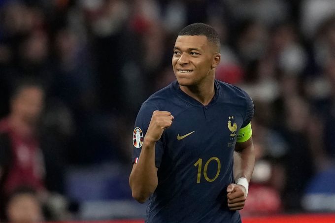 Mbappe phá kỷ lục của huyền thoại nước Pháp