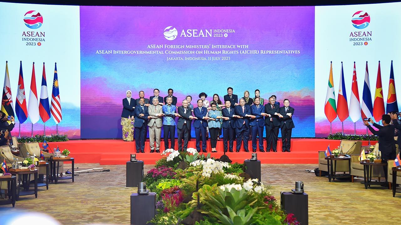 ASEAN tái khẳng định  mục tiêu xây dựng  Đông Nam Á không có vũ khí hạt nhân; đẩy mạnh hợp tác khu vực về quyền con người