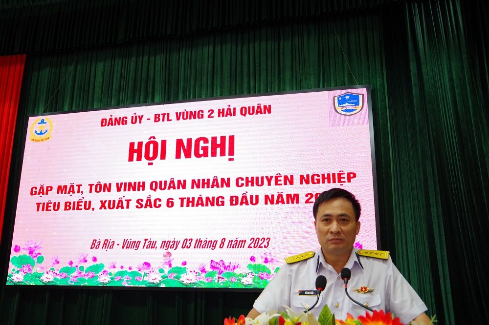 Vùng 2 Hải quân tôn vinh quân nhân chuyên nghiệp tiêu biểu xuất sắc 