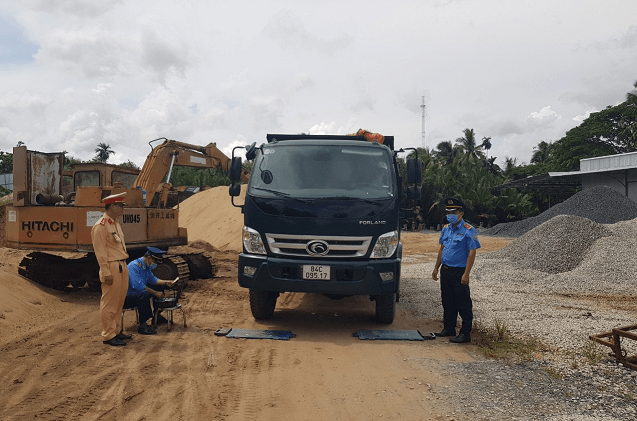 Trà Vinh triển khai đợt cao điểm kiểm tra, xử lý vi phạm về tải trọng phương tiện đường bộ