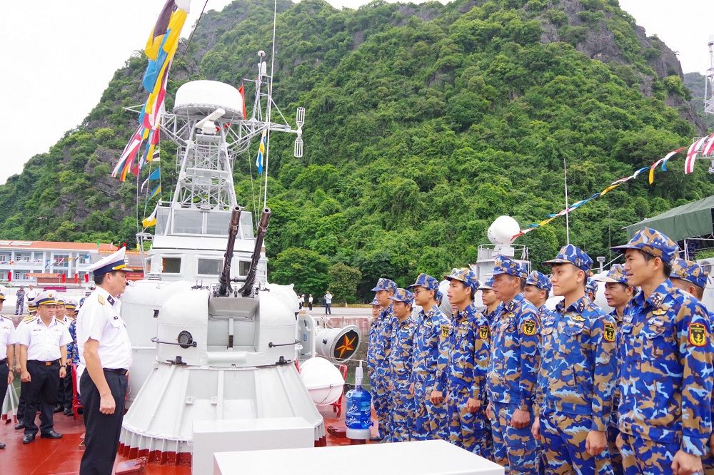 Lữ đoàn 170 khai mạc Hội thi tàu "Chính quy mẫu mực" 