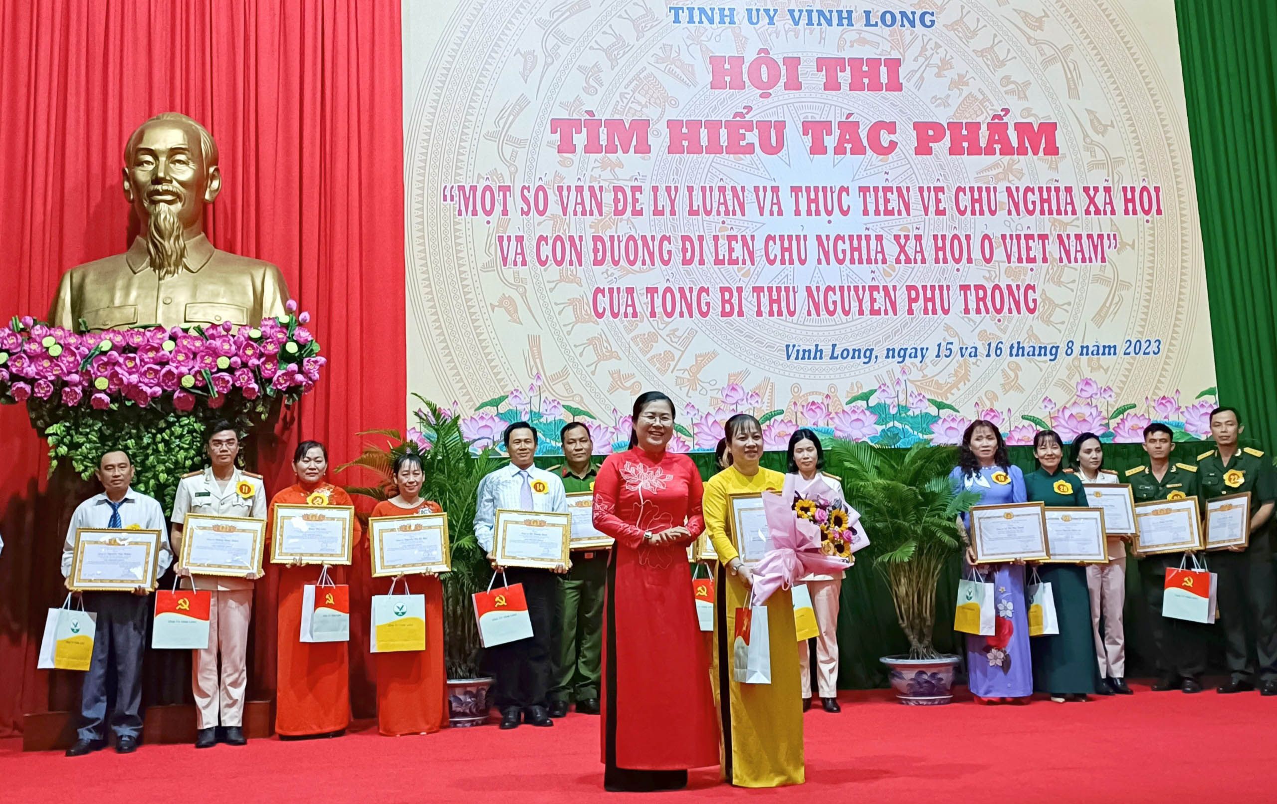 Vĩnh Long: Trao giải hội thi tìm hiểu tác phẩm của Tổng Bí thư Nguyễn Phú Trọng