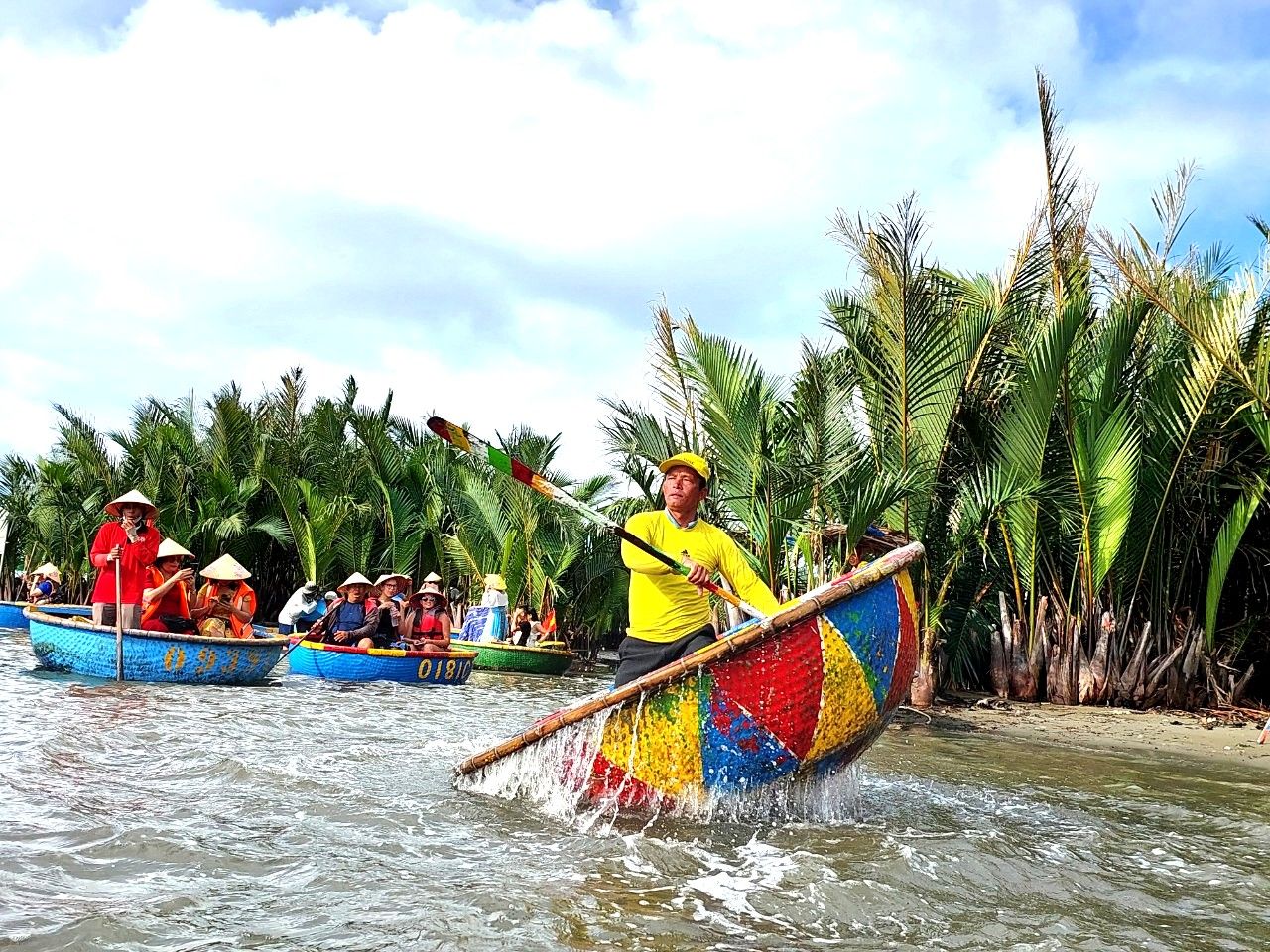 Du ngoạn rừng dừa Bảy Mẫu