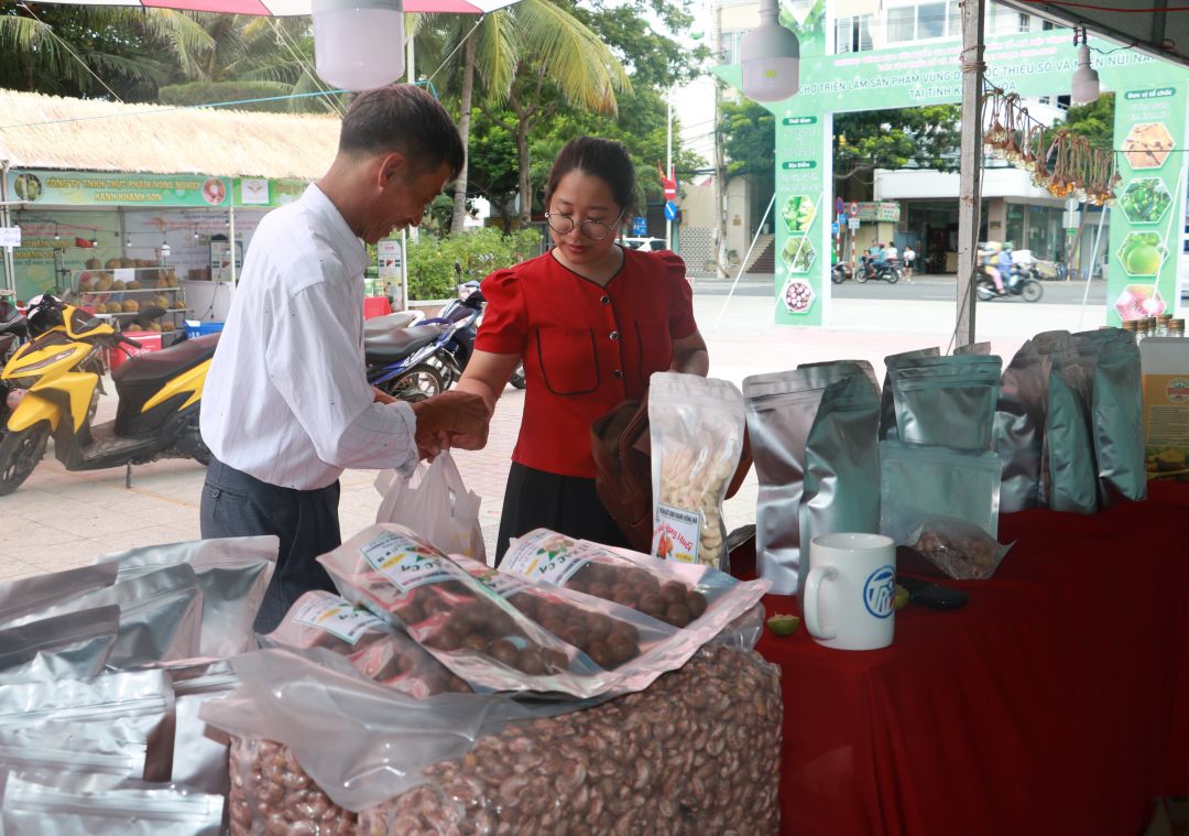 Khánh Hòa: Đưa sản phẩm ở vùng dân tộc thiểu số đến với người tiêu dùng