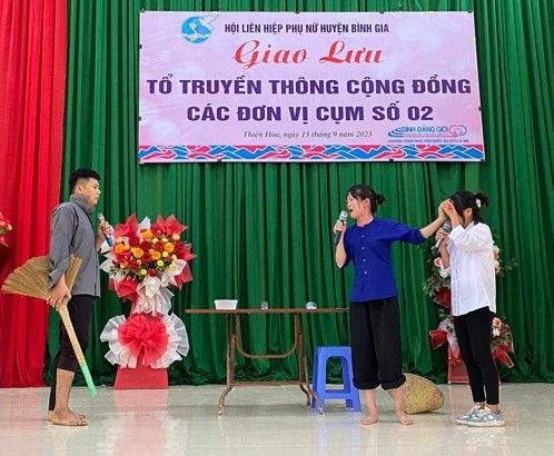 Giao lưu các tổ truyền thông cộng đồng về bình đẳng giới