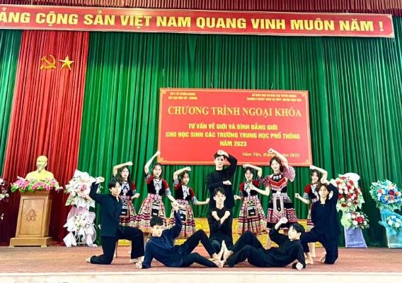 Sinh hoạt ngoại khóa tư vấn bình đẳng giới, sức khỏe sinh sản