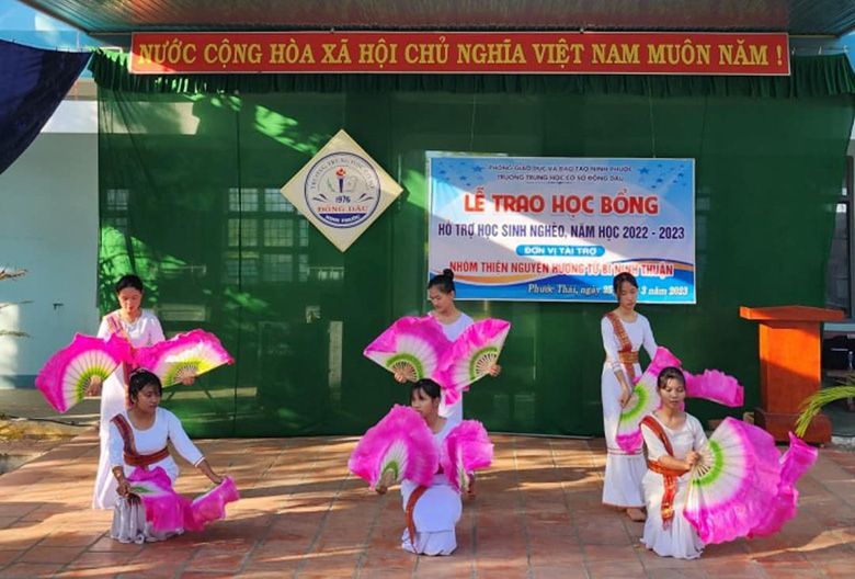 "Bình đẳng giới giúp con gái tôi có điều kiện học tập và phát triển"