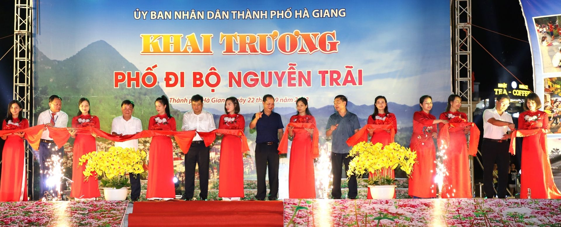 Phố đi bộ đầu tiên của Hà Giang chính thức khai trương