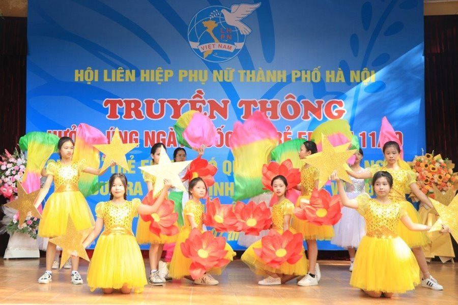  Trẻ em gái có quyền được lắng nghe, quyết định đến những vấn đề ảnh hưởng đến các em