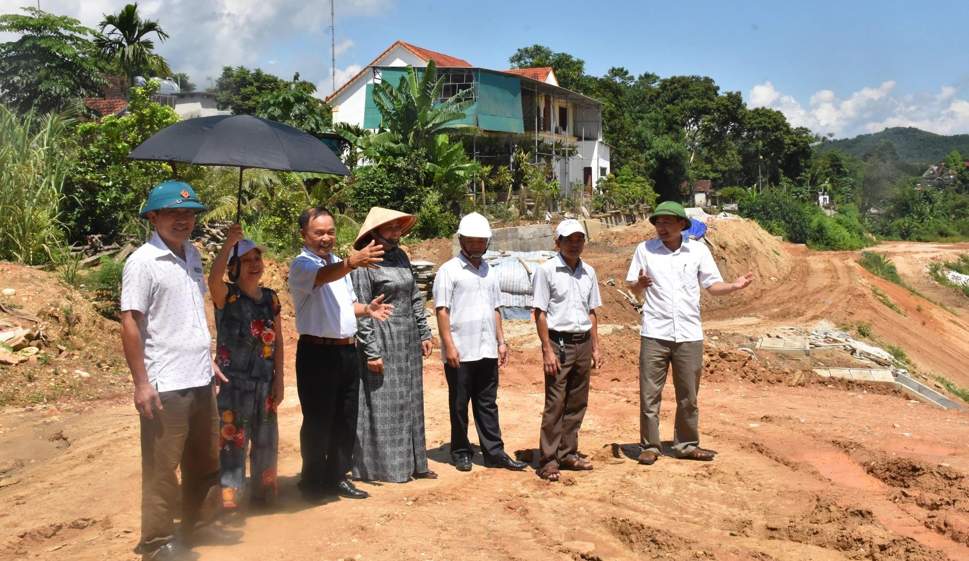 Người có uy tín gương mẫu trong tham gia phát triển kinh tế