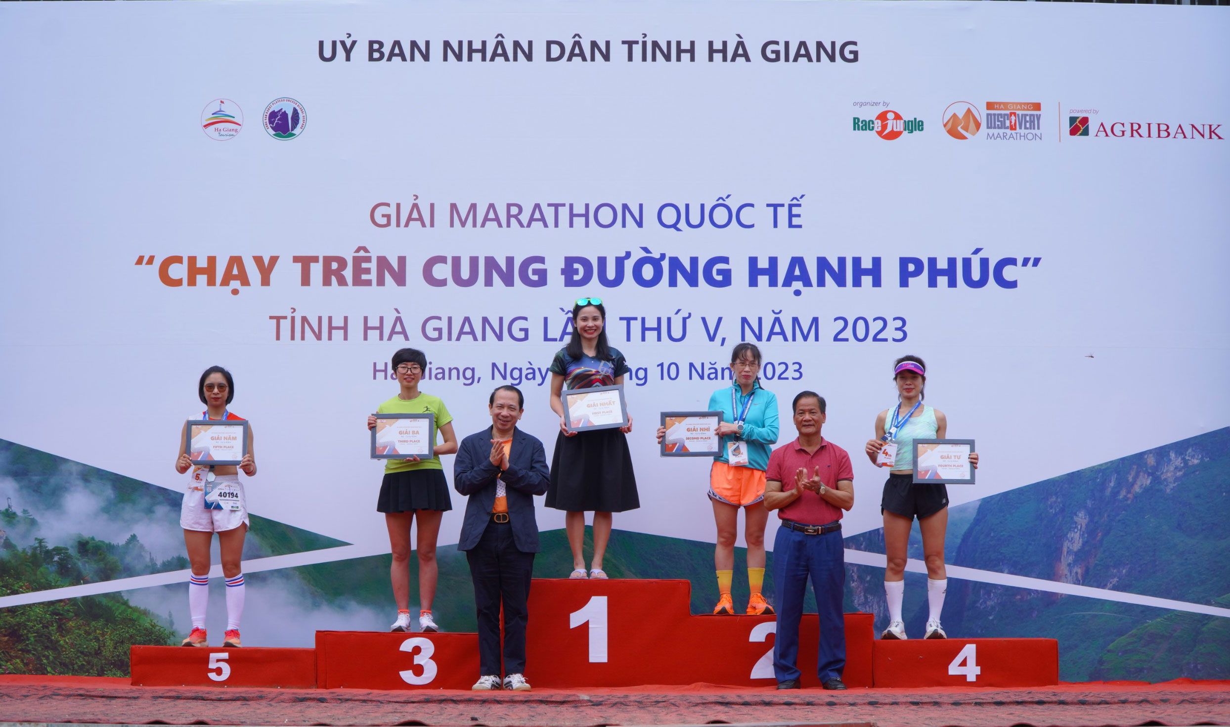 Trên 3.500 vận động viên tham gia Giải Marathon quốc tế “Chạy trên cung đường Hạnh phúc”