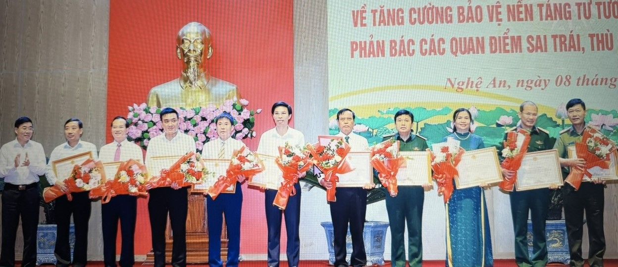 Chủ động xây dựng các kịch bản, tài liệu tuyên truyền phản bác các quan điểm sai trái, thù địch