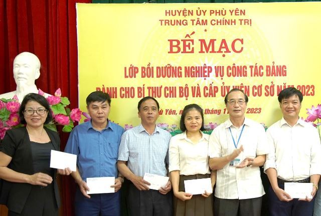 Phù Yên (Sơn La): Bồi dưỡng nghiệp vụ công tác Đảng cho cấp uỷ viên cơ sở