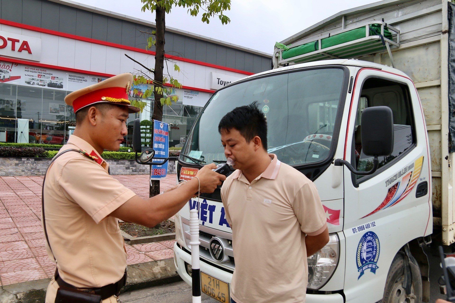 Cần mạnh tay với " ma men"!