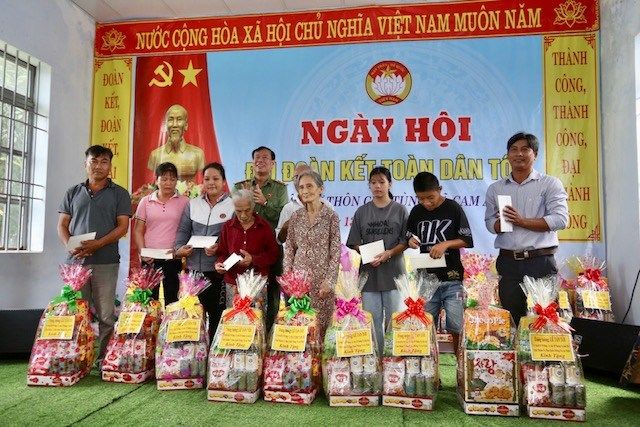 Ngày hội Đại đoàn kết khu dân cư thôn Cửa Tùng