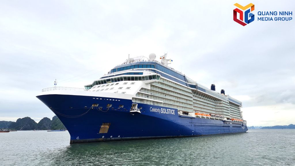 Gần 3.400 du khách châu Âu, Mỹ đến Quảng Ninh bằng siêu du thuyền 5 sao