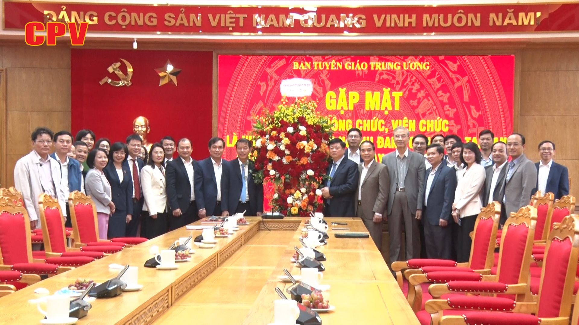 Ban Tuyên giáo Trung ương gặp mặt nhân Ngày Nhà giáo Việt Nam 20/11