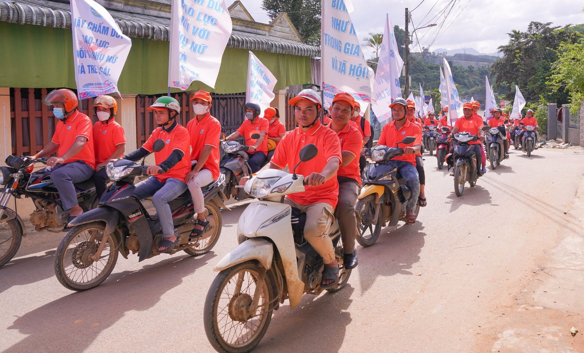 200 người dân tham gia lễ phát động, diễu hành hưởng ứng tháng hành động vì bình đẳng giới