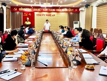 Tập thể lãnh đạo Văn phòng Tỉnh ủy Nghệ An chấp hành nghiêm các nguyên tắc, quy định của Đảng