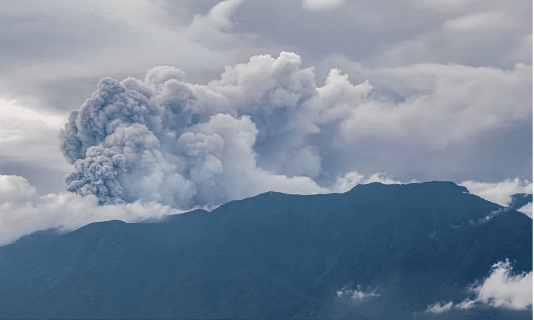 Indonesia: Núi lửa Marapi bất ngờ thức giấc khiến hàng chục người leo núi thương vong