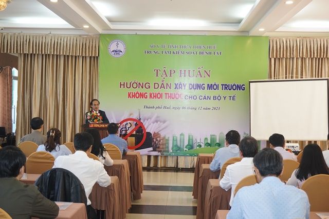 Thừa Thiên Huế hướng tới xây dựng môi trường không khói thuốc cho cán bộ y tế