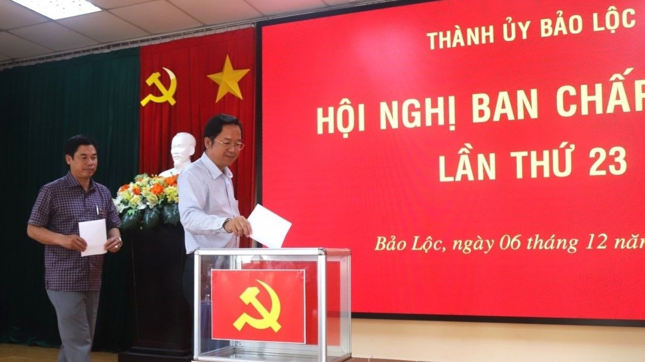 Bảo Lộc (Lâm Đồng) lấy phiếu tín nhiệm đối với các đồng chí Ủy viên Ban Thường vụ Thành ủy