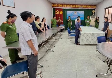 Bắt giám đốc, phó giám đốc trung tâm đăng kiểm vì tội "Nhận hối lộ"