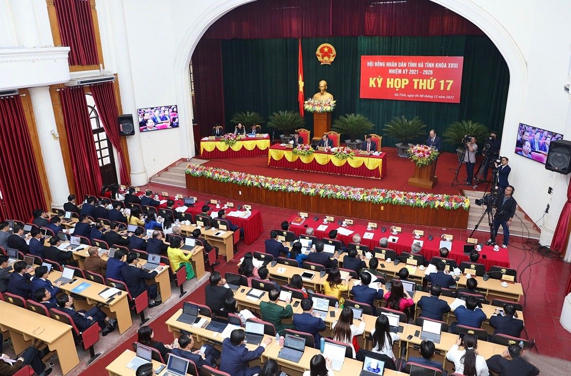 Hà Tĩnh: Bí thư Tỉnh ủy, Chủ tịch HĐND tỉnh Hoàng Trung Dũng đạt 100% phiếu tín nhiệm cao