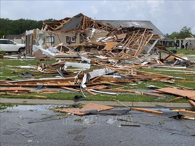 Bão, lốc tấn công bang Tennessee (Mỹ) gây thiệt hại nghiêm trọng