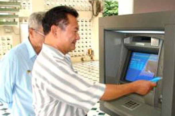 Hà Nội: Tỷ lệ nhận lương hưu qua thẻ ATM đạt 44,35%