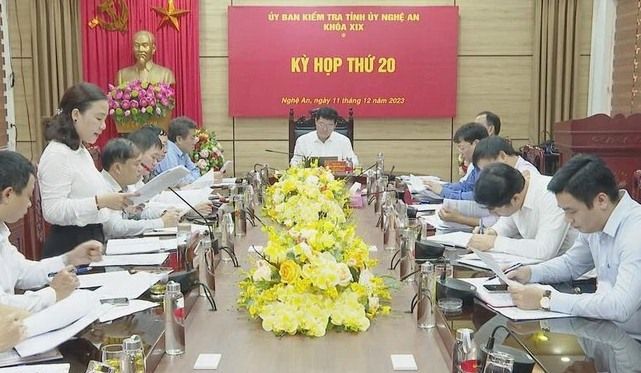 Nghệ An: Khiển trách Phó Chủ tịch UBND huyện Tân Kỳ