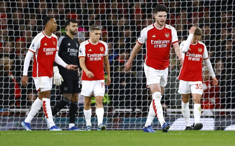  Vòng 19 giải bóng đá Ngoại hạng Anh: Arsenal mất ngôi đầu bảng