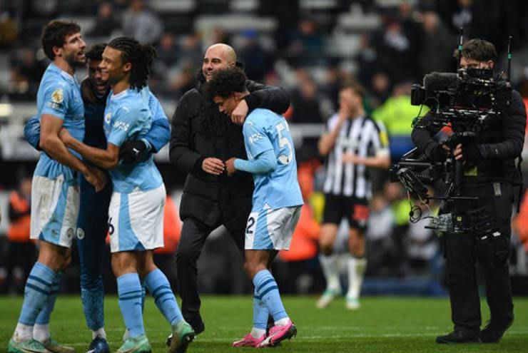 Vòng 21 Giải bóng đá Ngoại hạng Anh: ĐKVĐ Man City áp sát ngôi đầu bảng