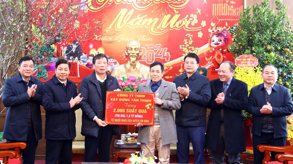 Bắc Giang: Bí thư Tỉnh ủy Dương Văn Thái thăm, tặng quà Tết tại huyện Sơn Động