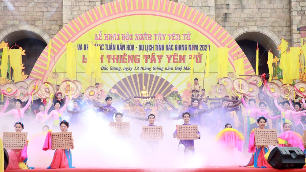 "Linh thiêng Tây Yên Tử"