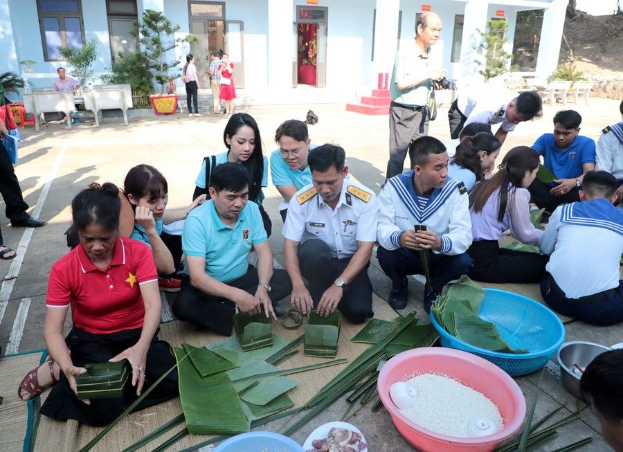 Xuân về nơi đảo xa...