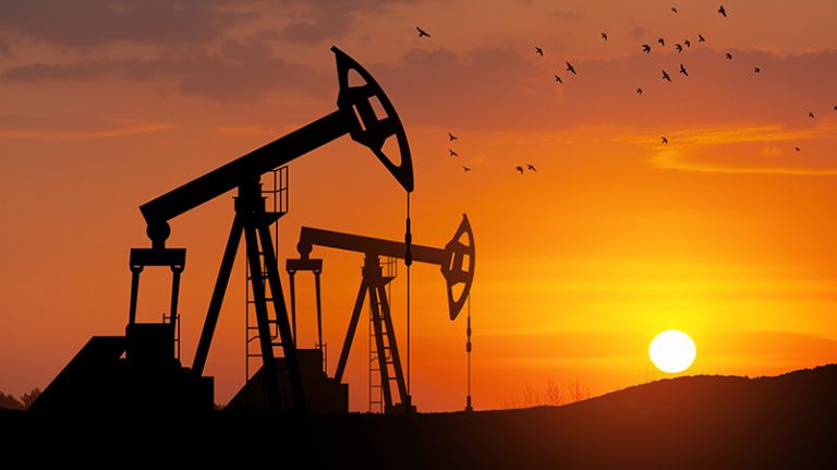 OPEC+ gia hạn cắt giảm sản lượng dầu tới quý II/2024