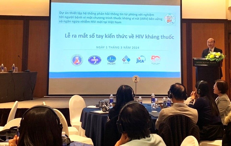 Ra mắt “Sổ tay kiến thức về HIV kháng thuốc”