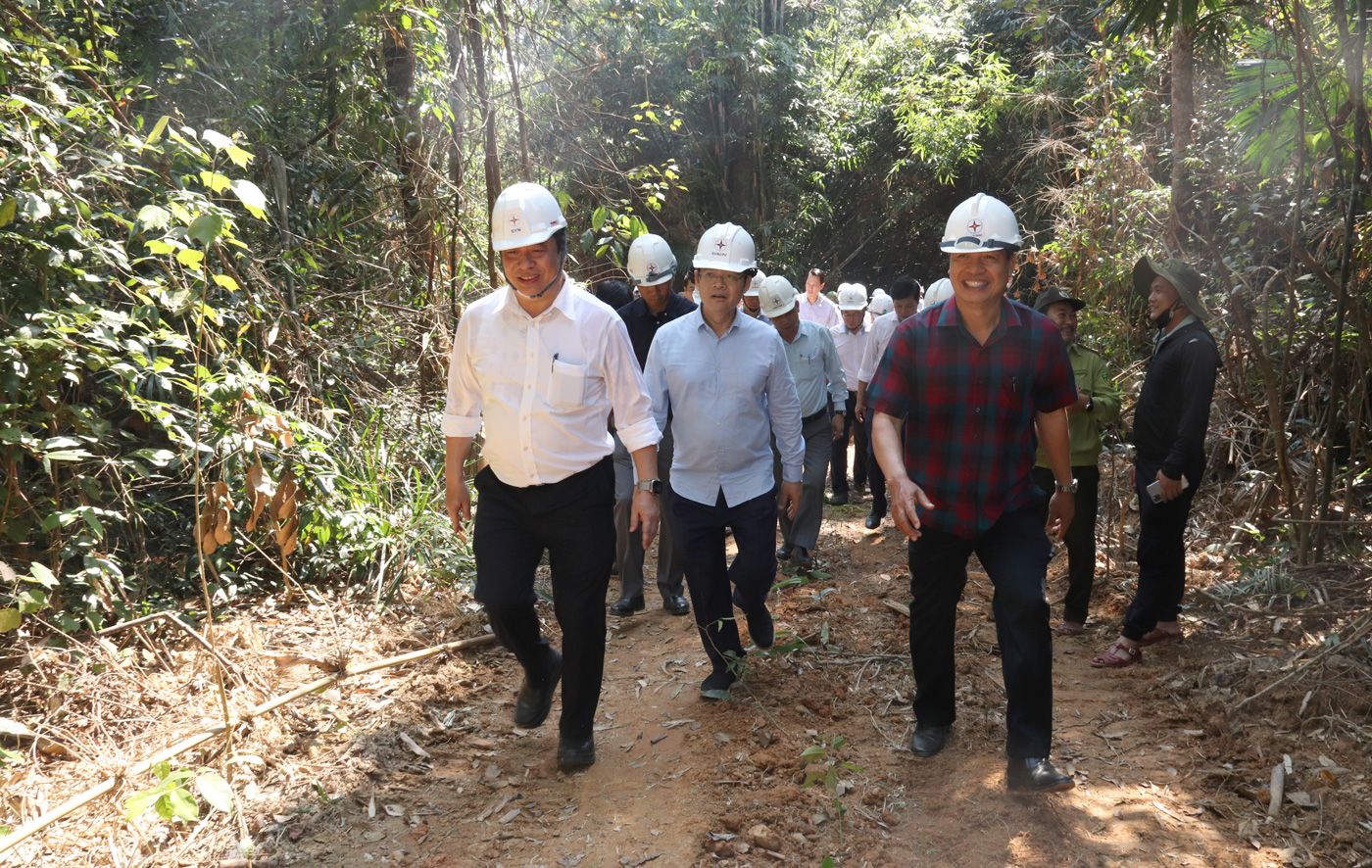 EVN kiểm tra công trường 2 dự án quan trọng phục vụ nhập khẩu điện Lào