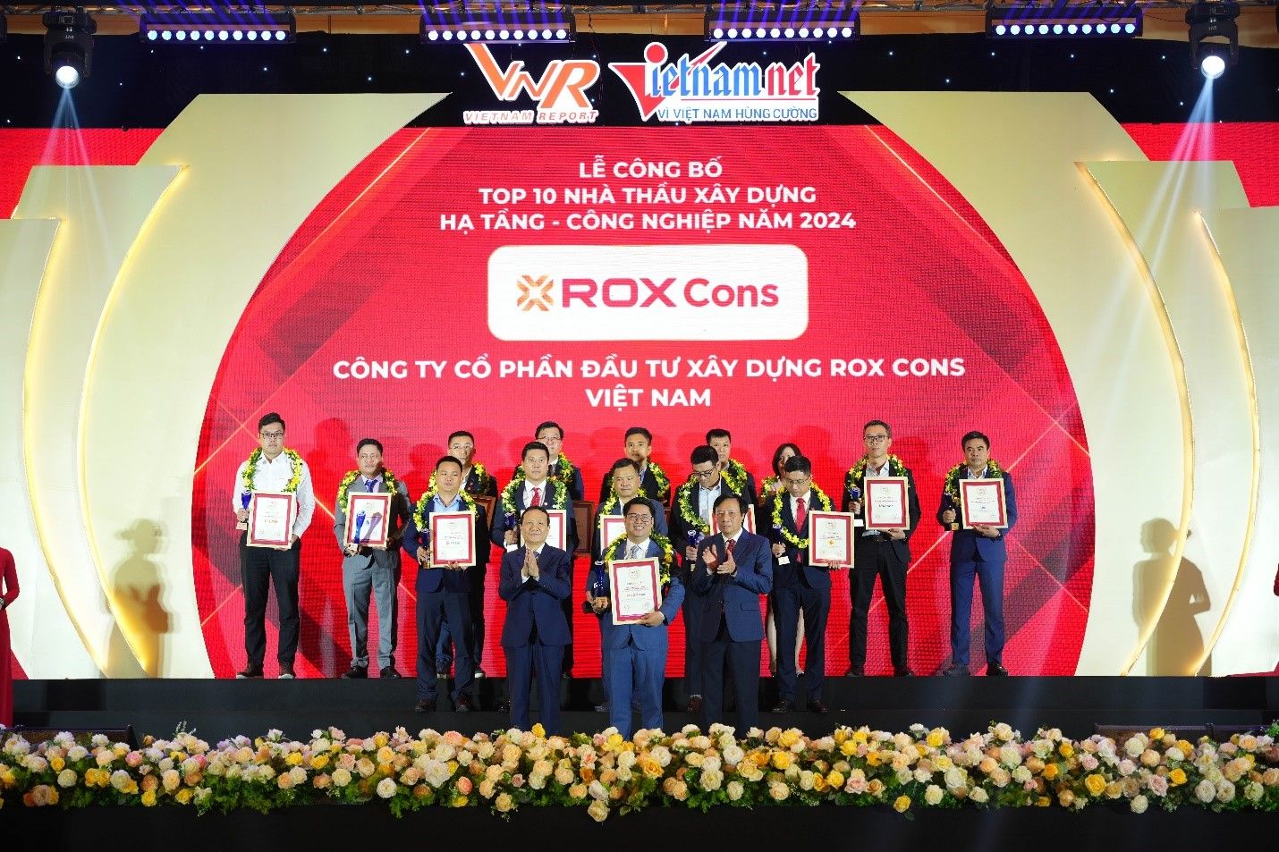 ROX Cons nhận cú đúp giải thưởng từ Vietnam Report