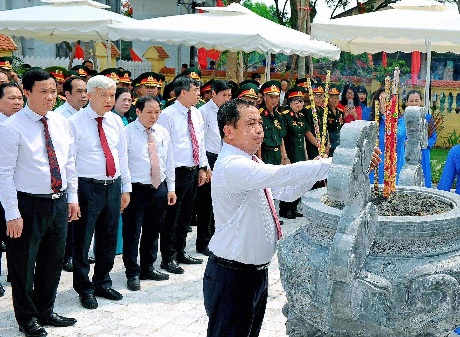 Hải Dương: Dâng hương, dâng hoa kỷ niệm 134 năm ngày sinh Chủ tịch Hồ Chí Minh