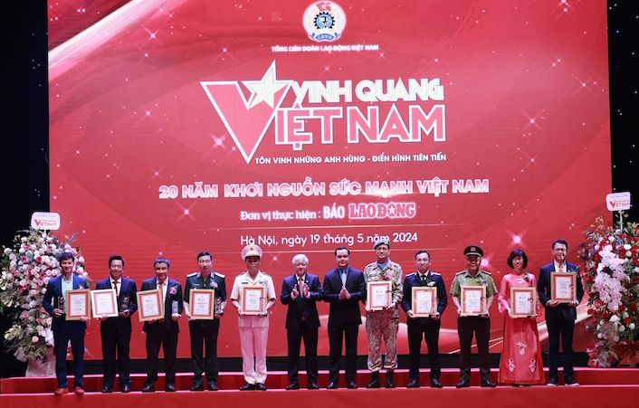 "20 năm khơi nguồn sức mạnh Việt Nam”