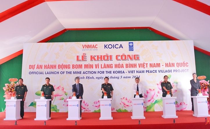 Khởi công Dự án Hành động Bom mìn vì Làng Hòa bình Việt Nam – Hàn Quốc