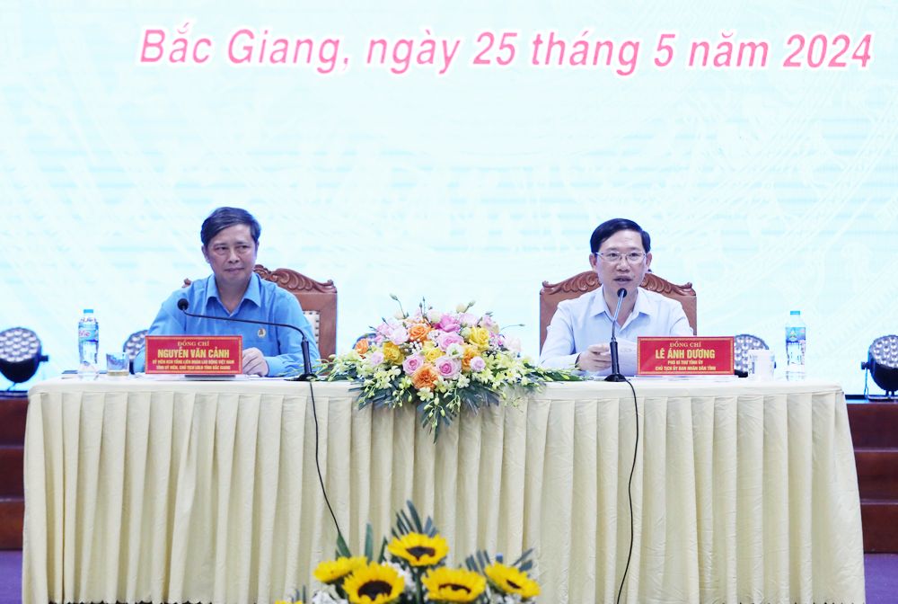 Chủ tịch UBND tỉnh Bắc Giang đối thoại với người lao động