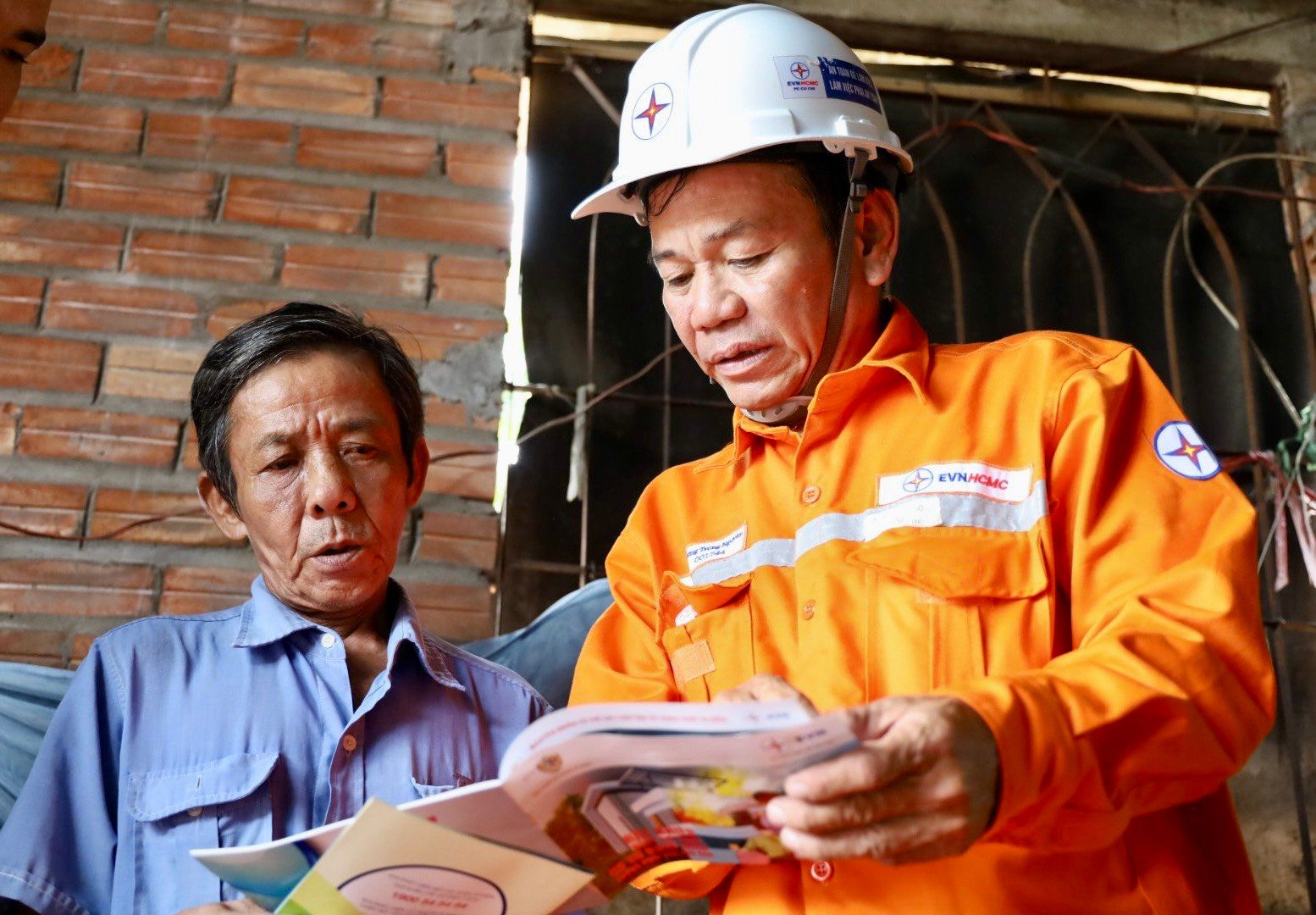 Ngành điện lực TP Hồ Chí Minh: Đẩy mạnh khảo sát, tư vấn sử dụng điện an toàn trong nhân dân