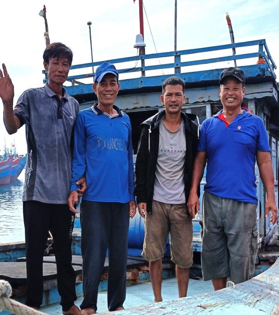 Quảng Ngãi: Kịp thời cứu 4 ngư dân trên tàu cá bị chìm