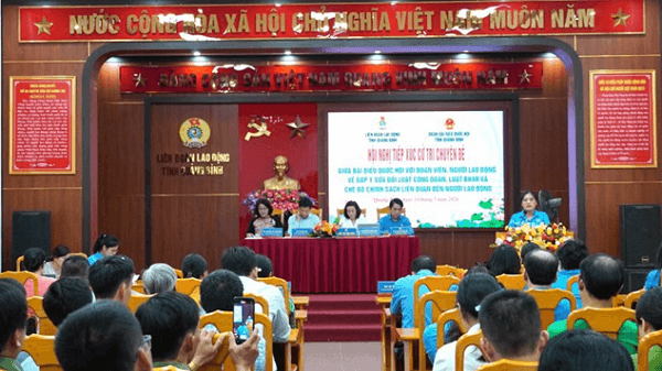 Quảng Bình: Đoàn ĐBQH tiếp xúc cử tri chuyên đề, lấy ý kiến về Luật BHXH (sửa đổi)