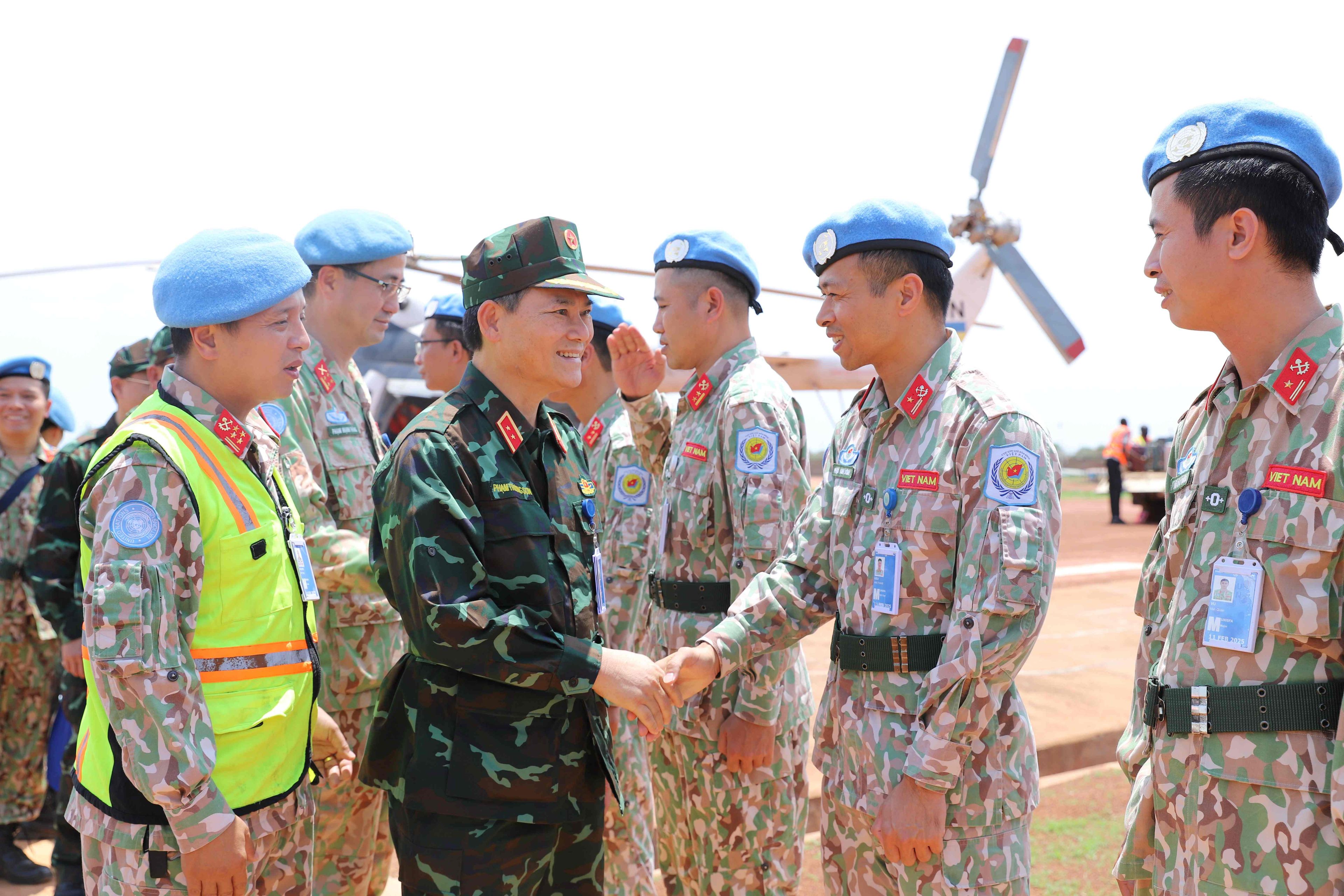 Thăm hỏi, động viên lực lượng gìn giữ hòa bình Việt Nam tại Abyei