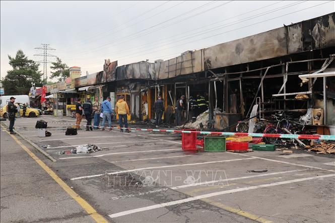 Kịp thời khống chế đám cháy tại trung tâm thương mại của người Việt tại CH Séc